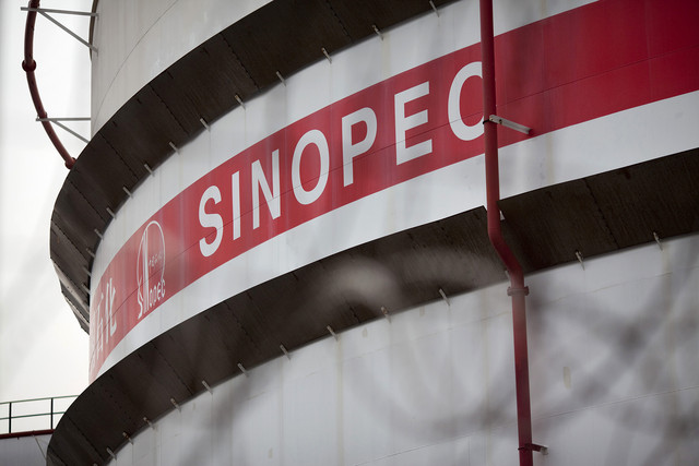 China’s Sinopec halves Iran oil loadings under U.S. pressure: sources