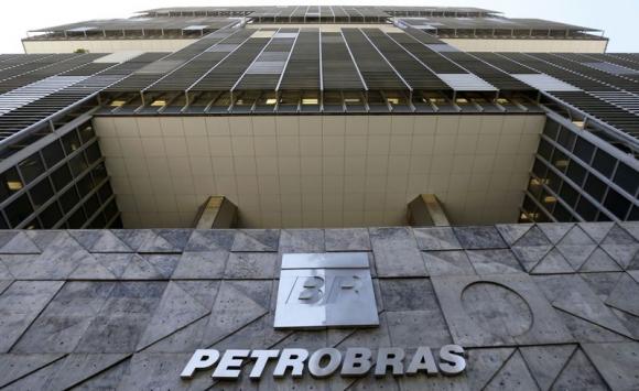 Petrobras plans $34 billion in dividends by 2024 as debt shrinks