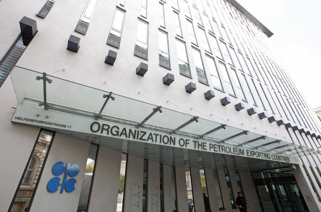 OPEC daily basket price close at $52.13/b