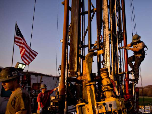 Oil majors rush to dominate US shale as independents scale back