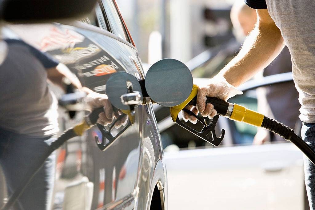U.S. gas prices still rising as energy industry starts to recover after Harvey