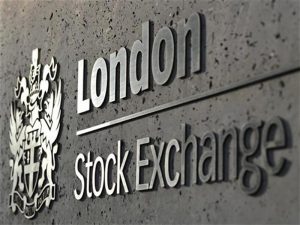 FTSE 100 rides to 2 month high on oil strength