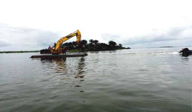 Navy seizes barge with 900,000 litres stolen crude oil in Rivers