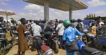 Fuel blockade grips Bamako as militants target supply