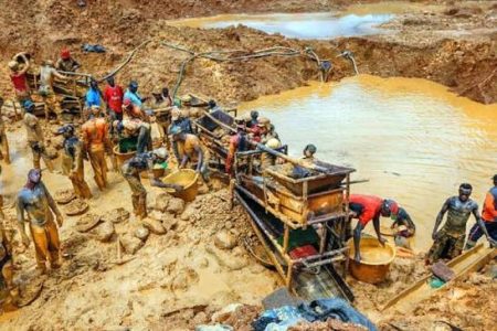 Army arrests 18 illegal miners, recovers ₦2.47m in Niger